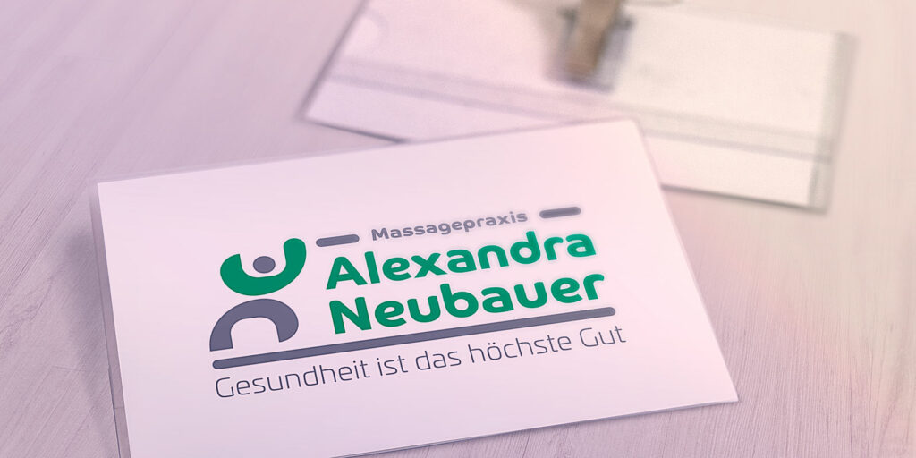Namensschild mit Logo Alexandra Neubauer